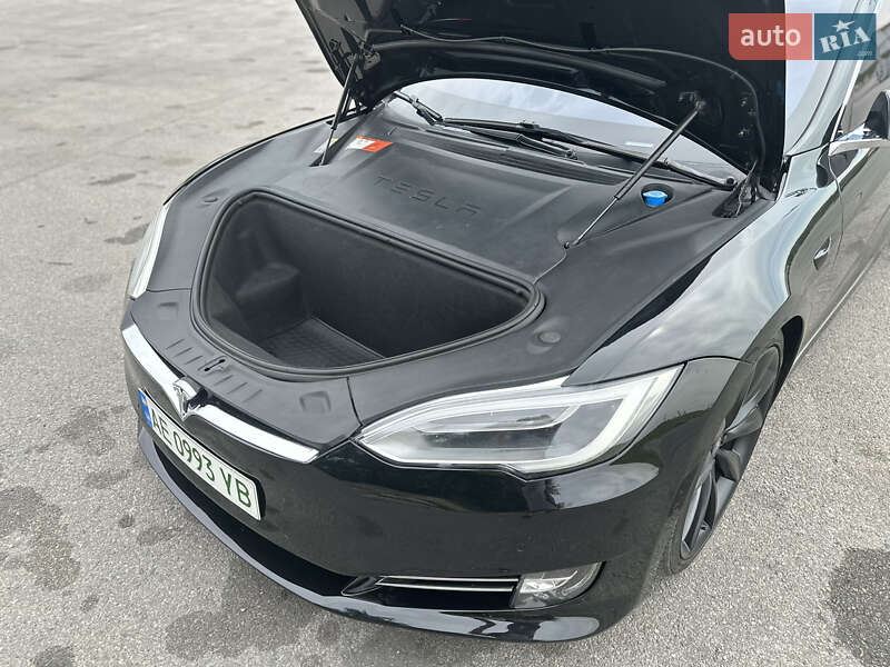 Лифтбек Tesla Model S 2017 в Днепре
