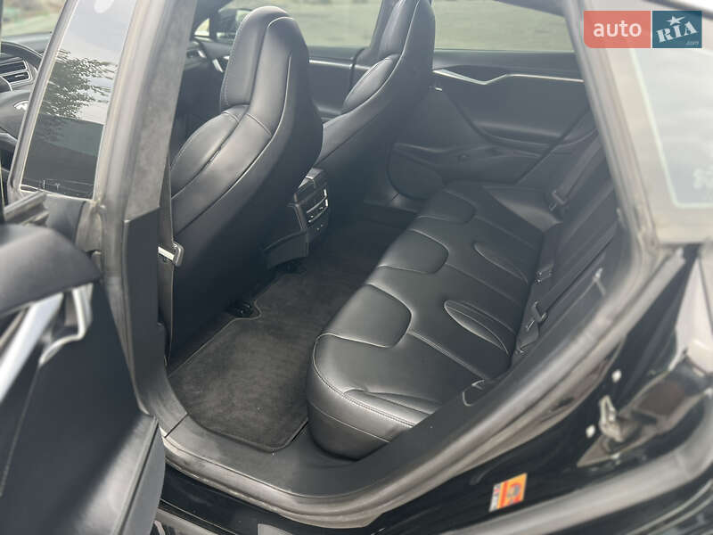 Лифтбек Tesla Model S 2017 в Днепре