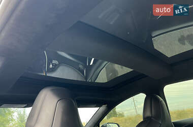 Лифтбек Tesla Model S 2017 в Днепре