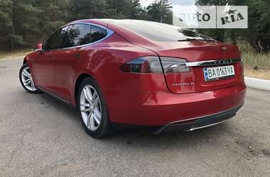 Лифтбек Tesla Model S 2016 в Киеве