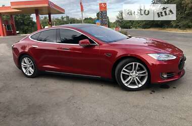 Ліфтбек Tesla Model S 2016 в Києві