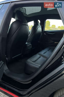Ліфтбек Tesla Model S 2020 в 