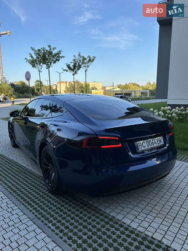 Лифтбек Tesla Model S 2018 в Львове