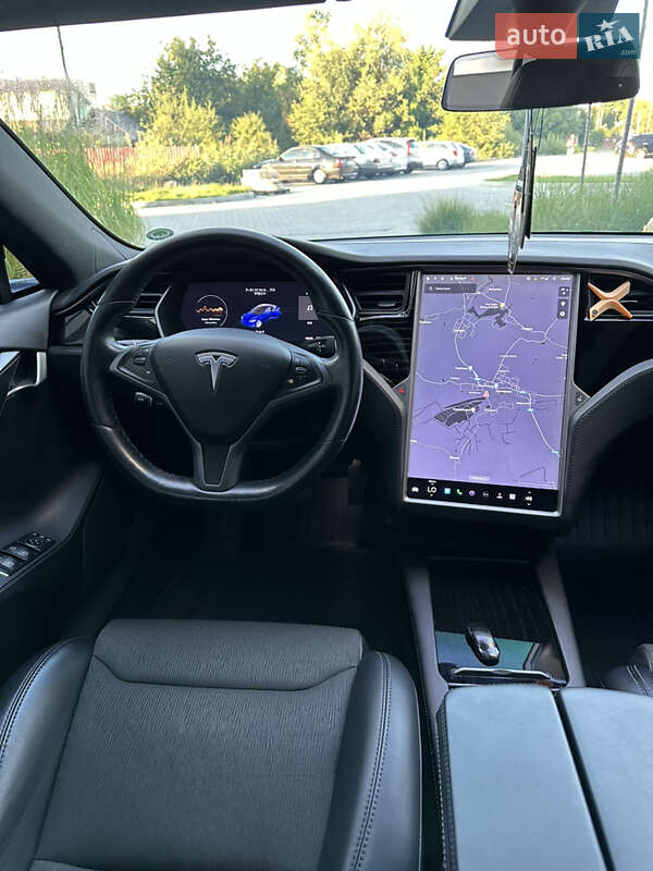 Лифтбек Tesla Model S 2018 в Львове