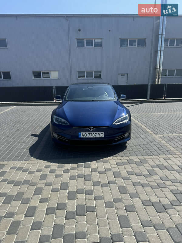 Ліфтбек Tesla Model S 2016 в Мукачевому