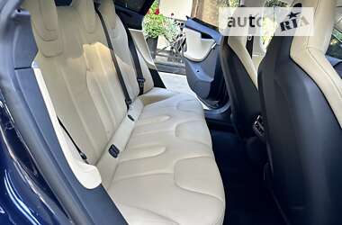 Ліфтбек Tesla Model S 2014 в 