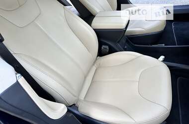 Ліфтбек Tesla Model S 2014 в 