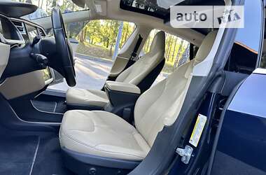Ліфтбек Tesla Model S 2014 в 