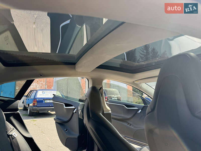 Лифтбек Tesla Model S 2015 в Фастове