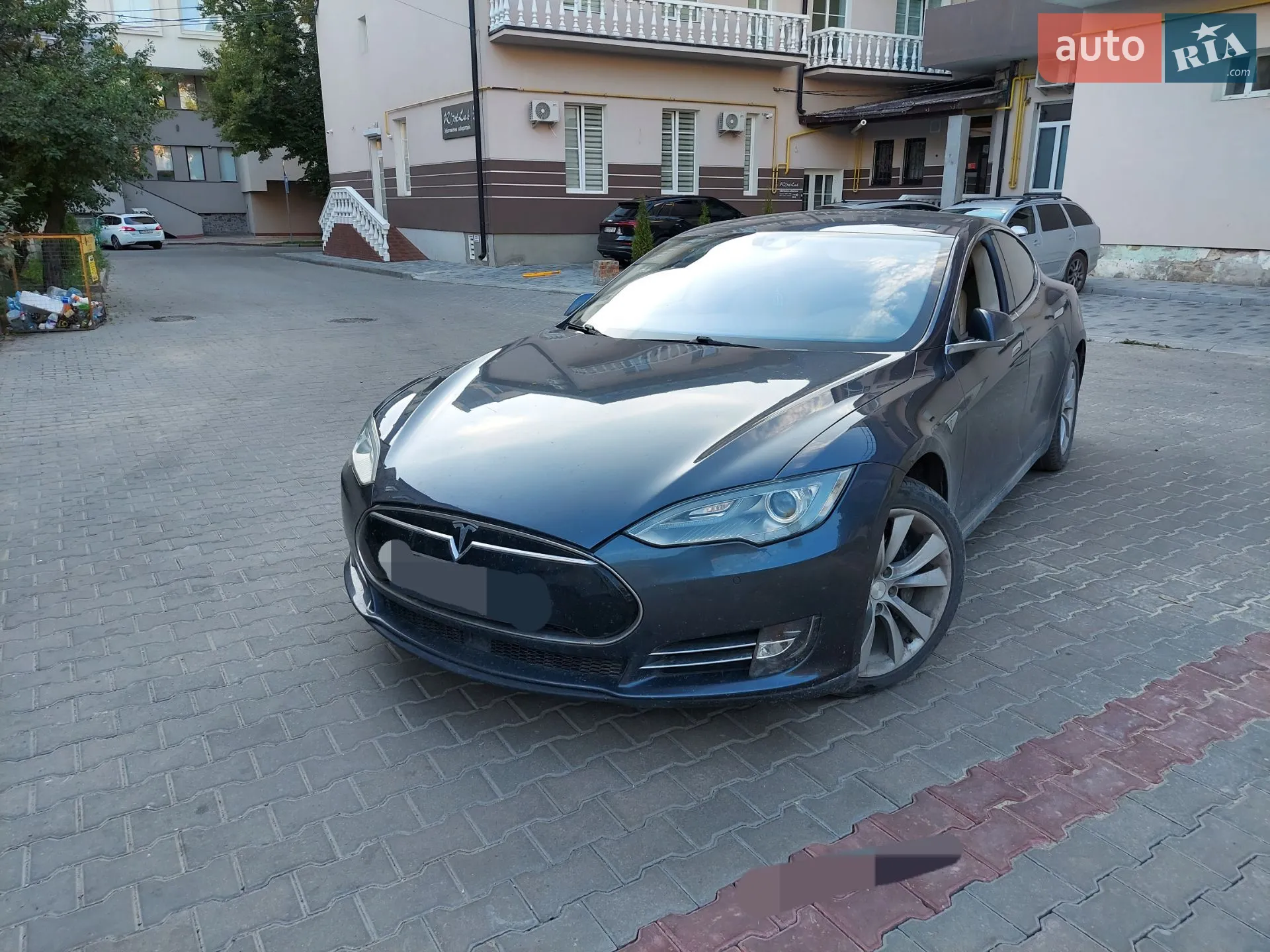 2014 Tesla Model S - мініатюра 2
