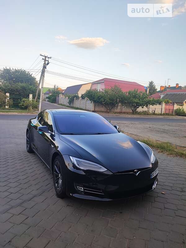 Ліфтбек Tesla Model S 2018 в Миколаєві