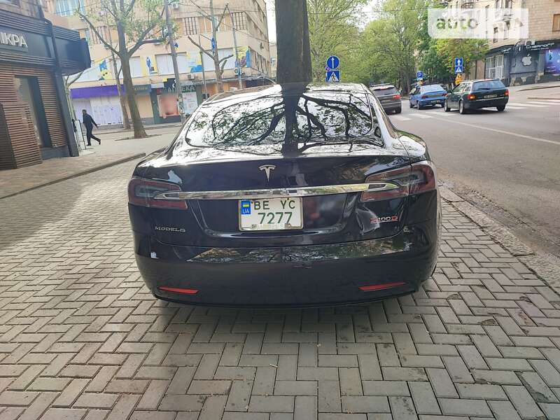Ліфтбек Tesla Model S 2018 в Миколаєві