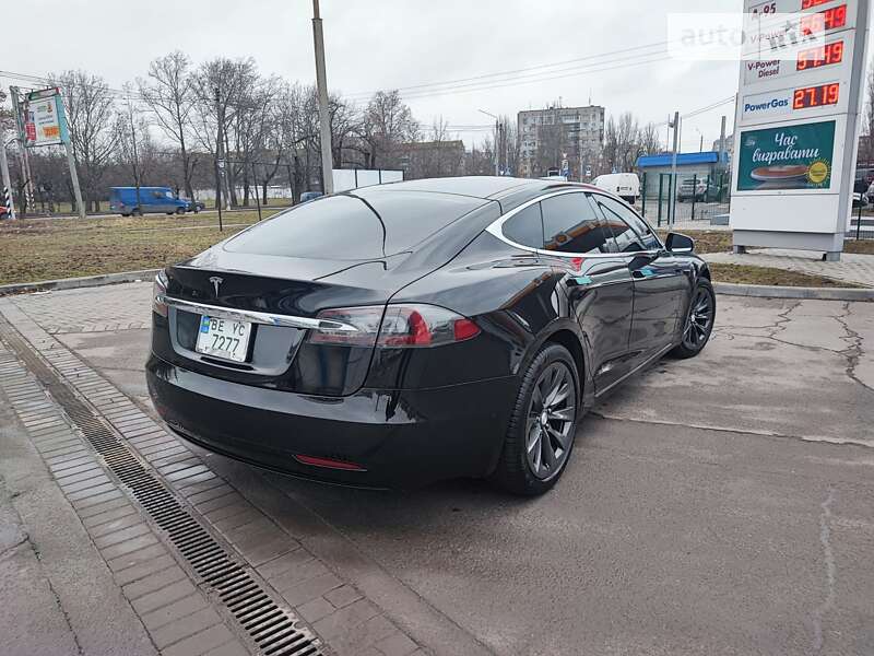 Лифтбек Tesla Model S 2018 в Николаеве