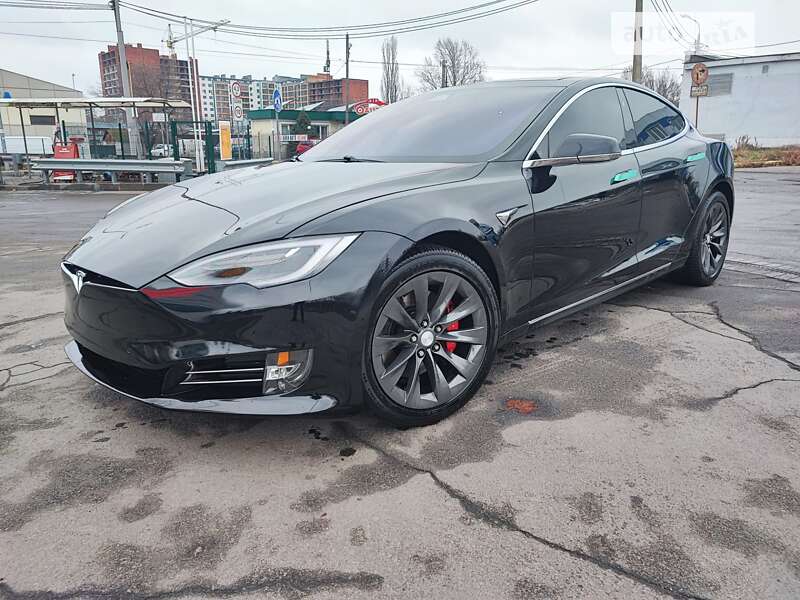 Лифтбек Tesla Model S 2018 в Николаеве