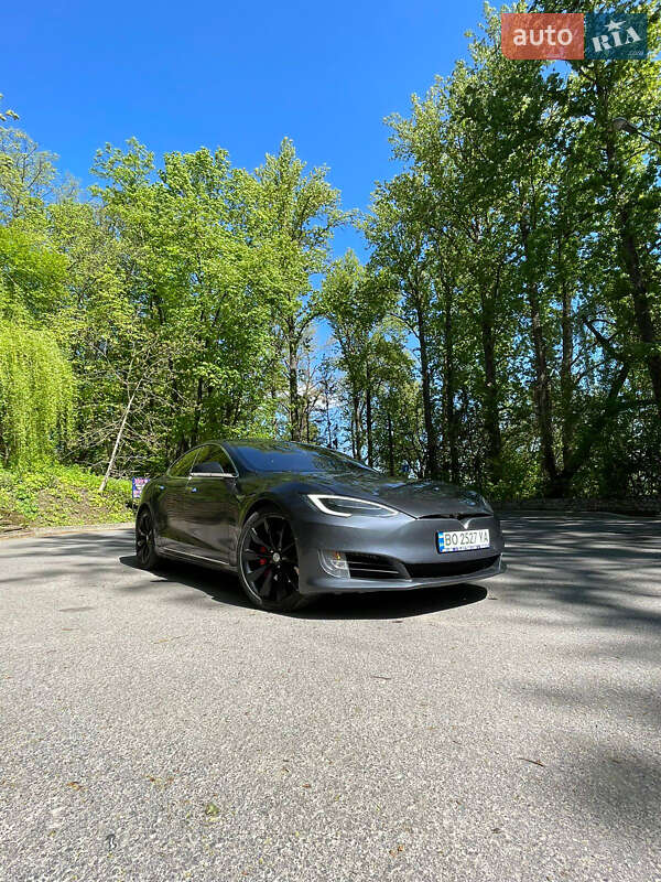 Лифтбек Tesla Model S 2016 в Тернополе