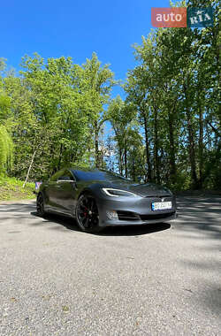 Лифтбек Tesla Model S 2016 в 