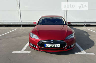 Ліфтбек Tesla Model S 2014 в Києві