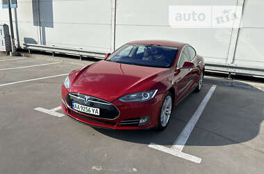 Ліфтбек Tesla Model S 2014 в Києві