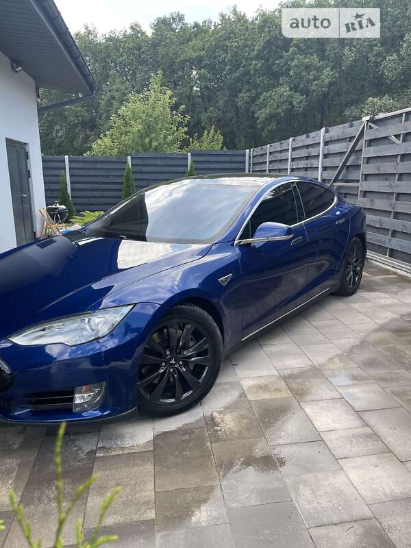 Лифтбек Tesla Model S 2015 в Харькове фото 4 Лифтбек Tesla Model S 2015 в Харькове