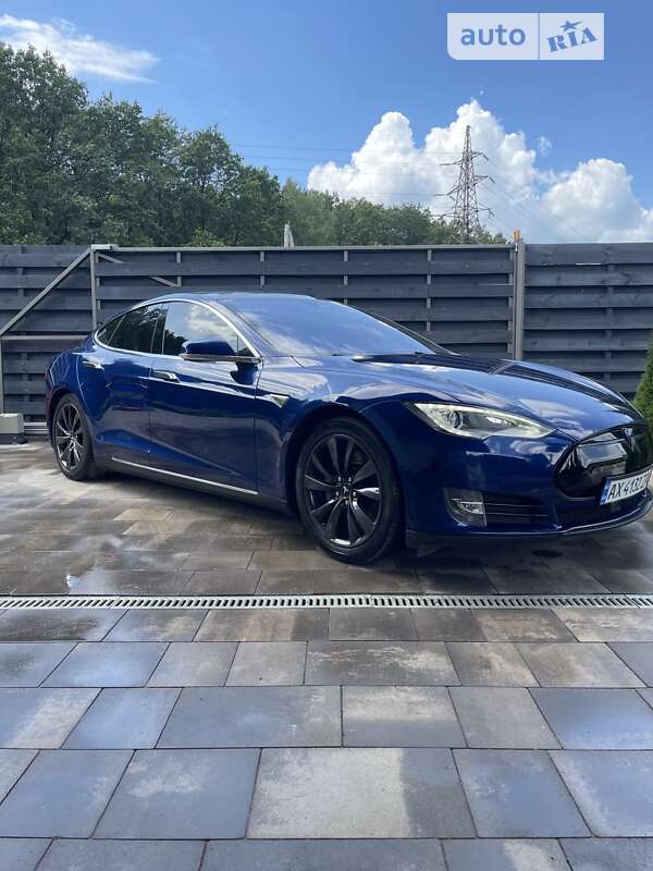 Лифтбек Tesla Model S 2015 в Харькове фото 2 Лифтбек Tesla Model S 2015 в Харькове