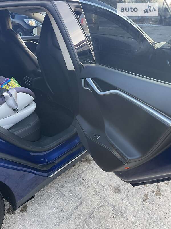 Лифтбек Tesla Model S 2015 в Харькове фото 16 Лифтбек Tesla Model S 2015 в Харькове