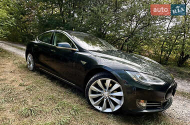 Лифтбек Tesla Model S 2013 в 