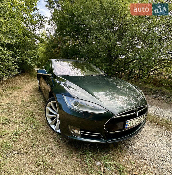 Лифтбек Tesla Model S 2013 в 
