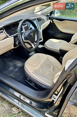 Лифтбек Tesla Model S 2013 в 