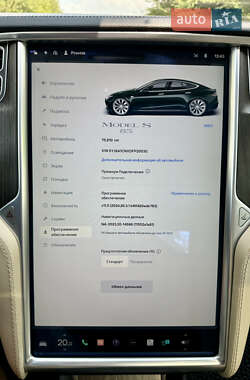 Лифтбек Tesla Model S 2013 в 