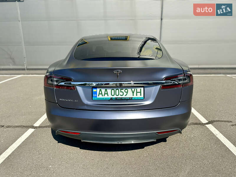 Лифтбек Tesla Model S 2014 в Киеве