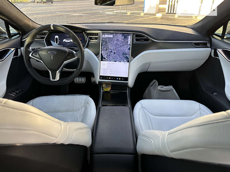 Ліфтбек Tesla Model S 2014 в Києві