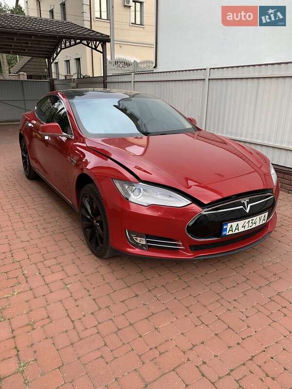 Ліфтбек Tesla Model S 2013 в Києві