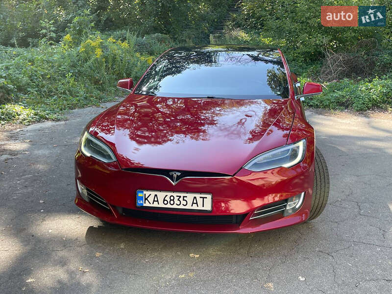 Ліфтбек Tesla Model S 2017 в Києві