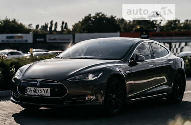 Ліфтбек Tesla Model S 2015 в Одесі