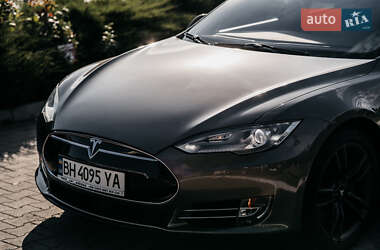 Ліфтбек Tesla Model S 2015 в 