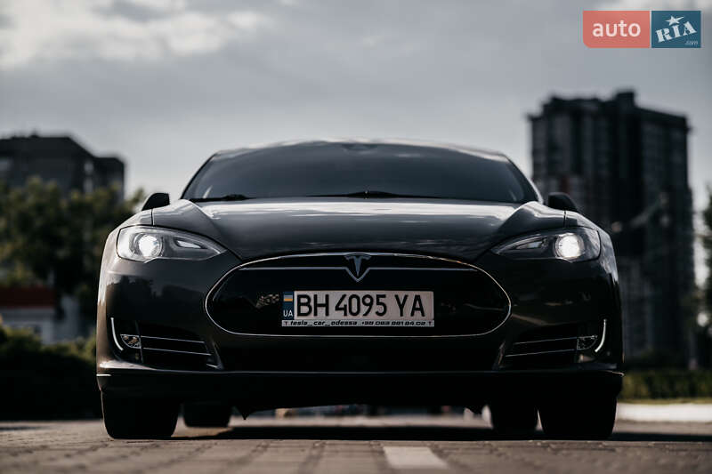 Лифтбек Tesla Model S 2015 в Одессе