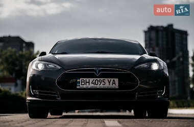 Ліфтбек Tesla Model S 2015 в 