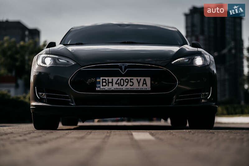 Лифтбек Tesla Model S 2015 в Одессе