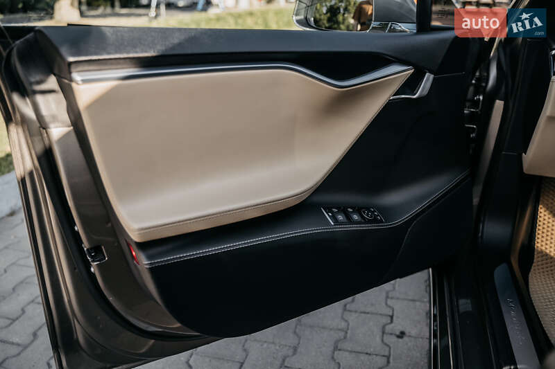 Лифтбек Tesla Model S 2015 в Одессе