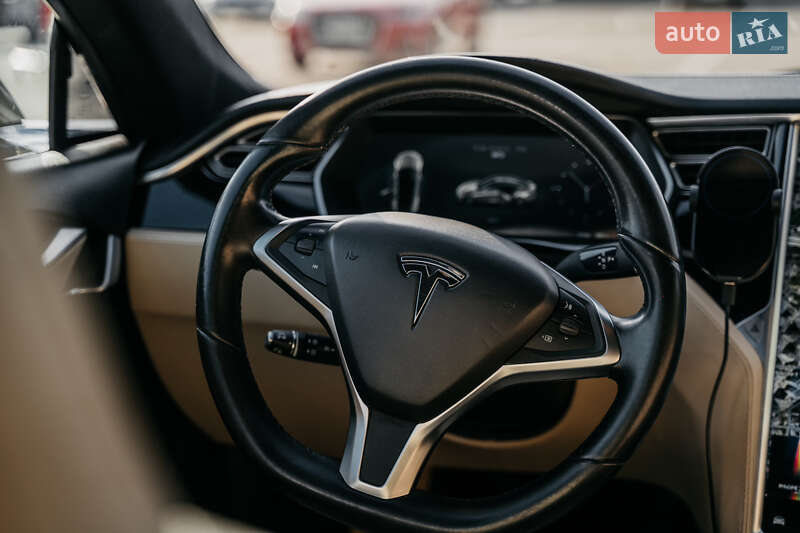 Лифтбек Tesla Model S 2015 в Одессе
