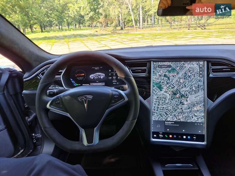 Лифтбек Tesla Model S 2016 в Харькове