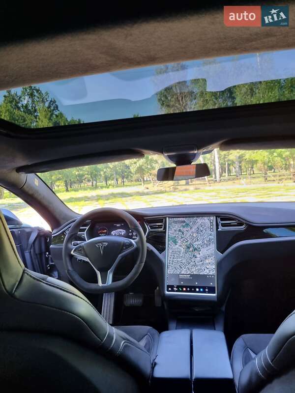 Лифтбек Tesla Model S 2016 в Харькове