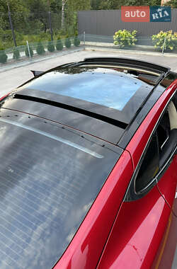 Лифтбек Tesla Model S 2013 в 