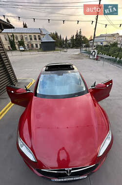 Лифтбек Tesla Model S 2013 в 
