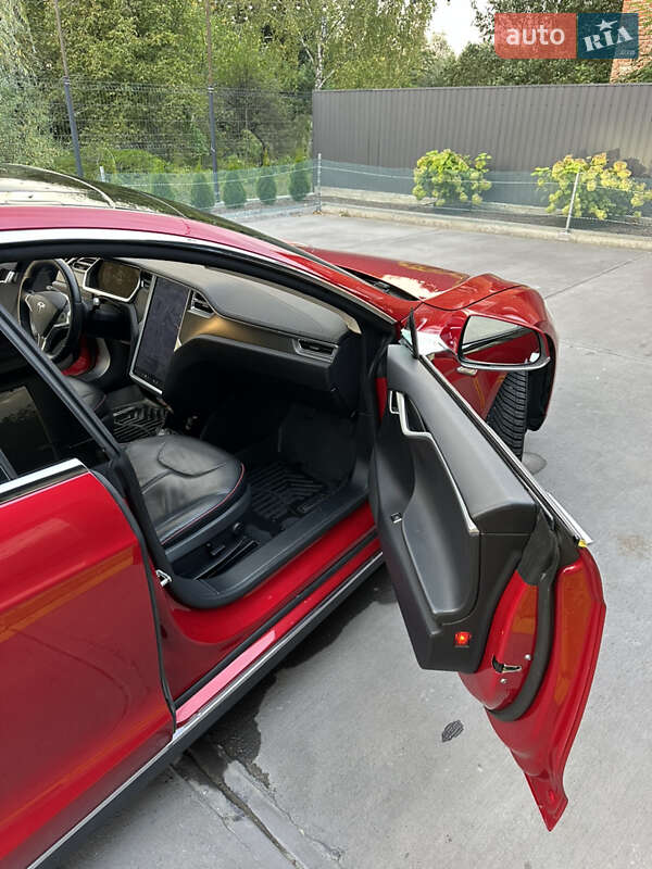 Ліфтбек Tesla Model S 2013 в Тлумачі