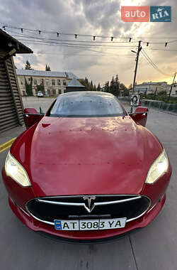 Лифтбек Tesla Model S 2013 в 
