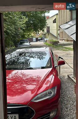 Лифтбек Tesla Model S 2013 в 