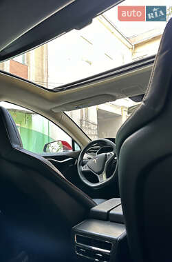 Лифтбек Tesla Model S 2013 в 