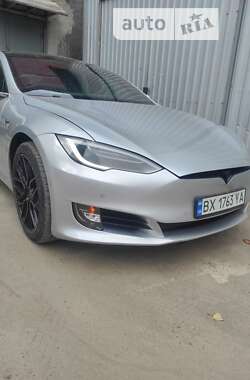 Лифтбек Tesla Model S 2017 в Хмельницком