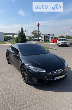 Лифтбек Tesla Model S 2015 в Ровно